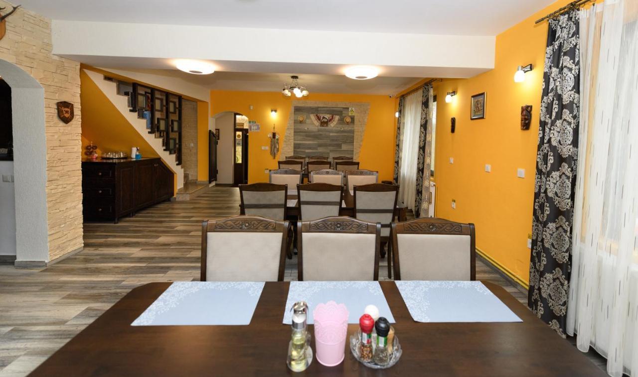 Stejarul Lui Andrei Hotel Izvoarele  ภายนอก รูปภาพ