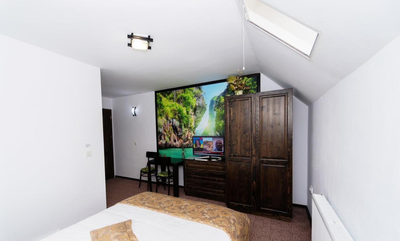 Stejarul Lui Andrei Hotel Izvoarele  ภายนอก รูปภาพ